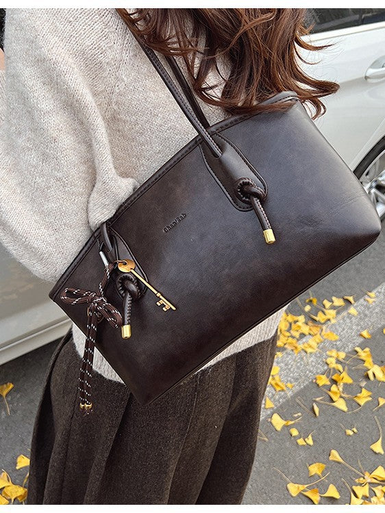 The Shoulder Tote — Vintage-Look Leather Bag