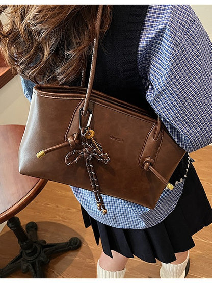 The Shoulder Tote — Vintage-Look Leather Bag